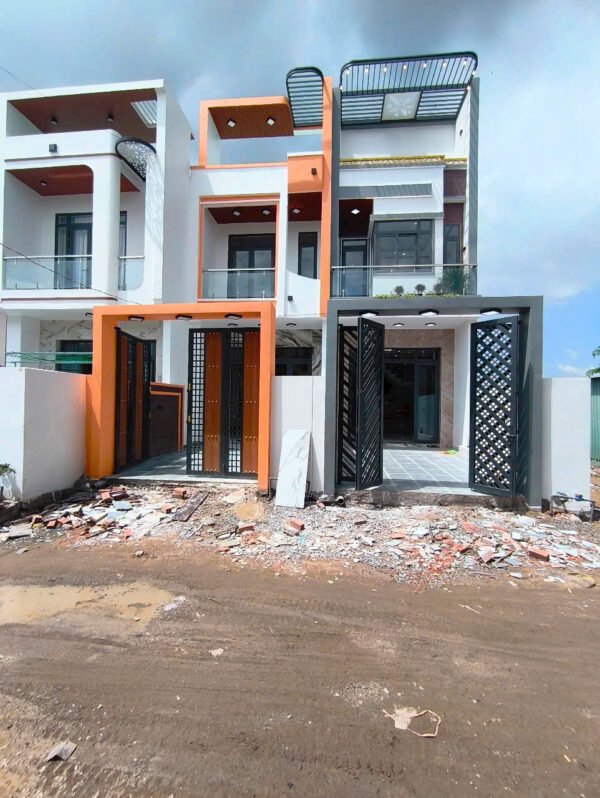 Nhà hoàn công giá 2ty3